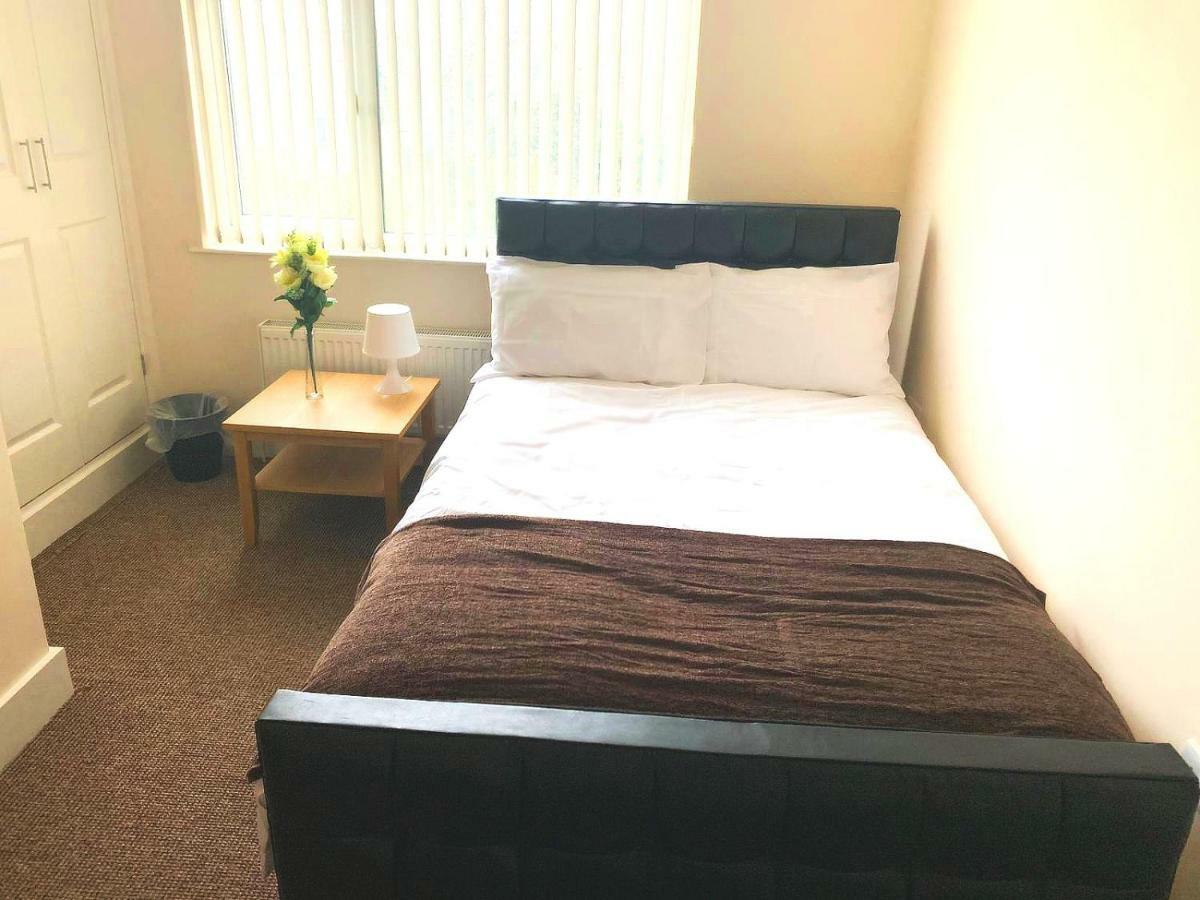 Serviced Accommodations Luton  Exterior foto