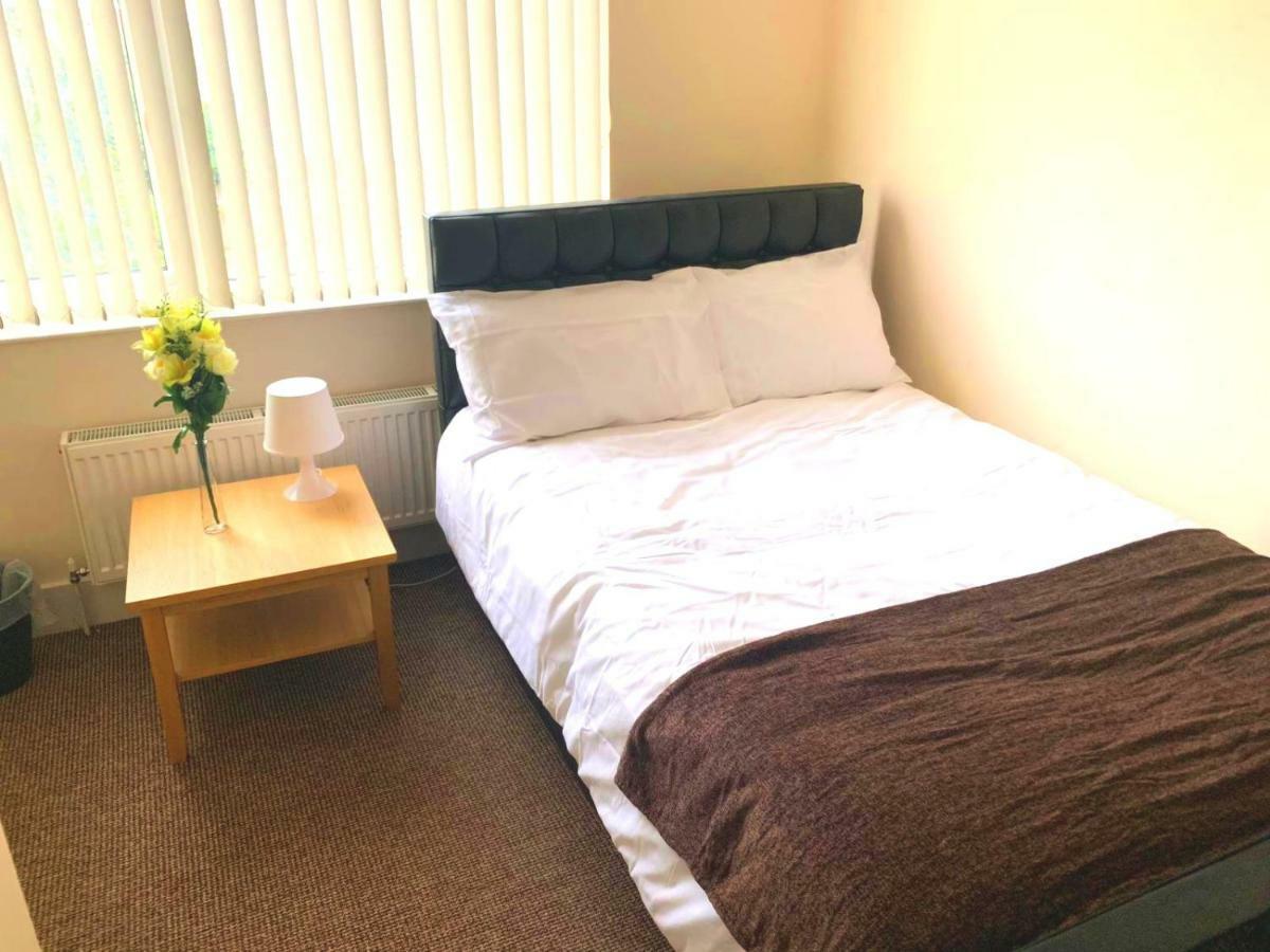 Serviced Accommodations Luton  Exterior foto